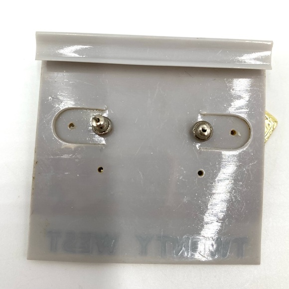 Vintage 80s Earrings Pierced Enamel Pink Square Lightweight Pressed Metal. - Picture 4 of 4